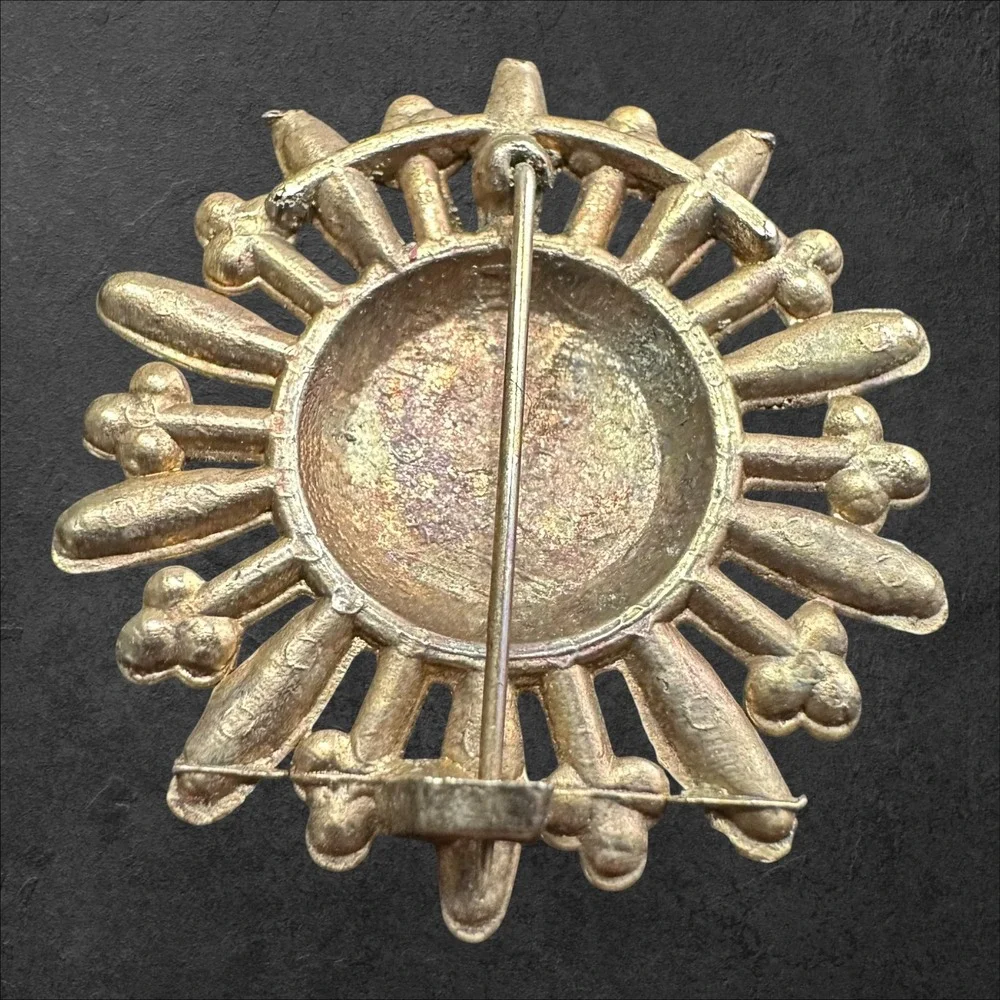 Vintage Gold Tone Sunburst Cameo Classical‎ Profile Brooch Pin